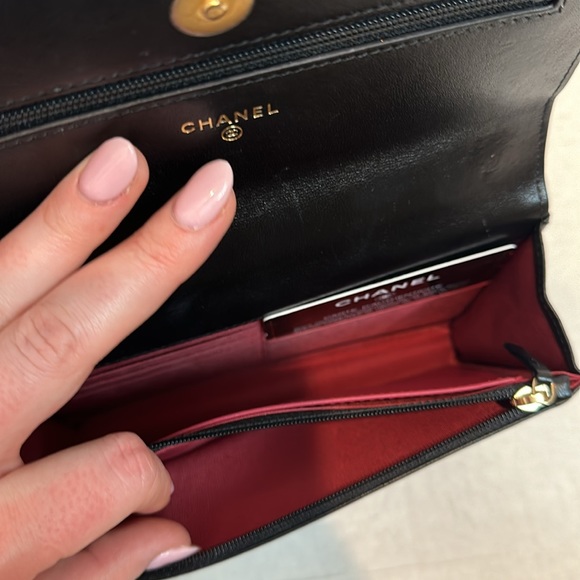 Pristine condition Lambskin Quilted Chanel 19 Wallet On Chain Black complete set - Picture 14 of 17